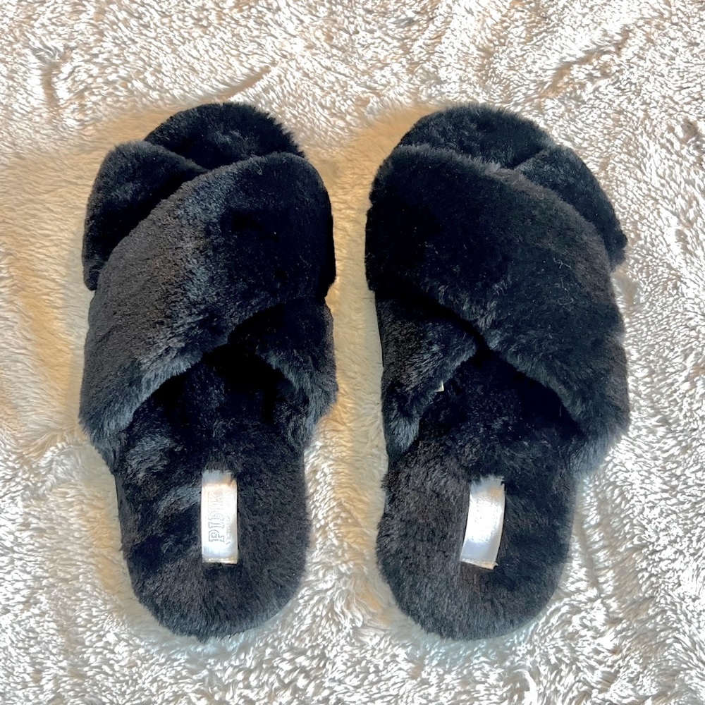 Brand new Victoria’s Secret Pink black fuzzy faux fur slippers/slides, size M